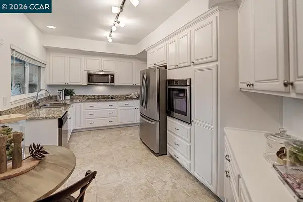 3711 Terra Granada Dr #3A, Walnut Creek, CA 94595