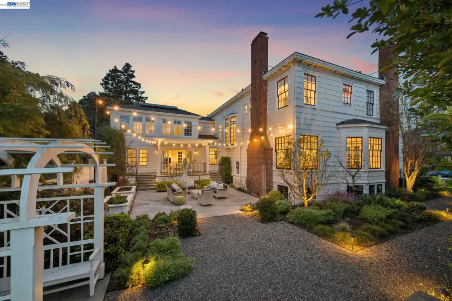 1121 Bay Street, Alameda, CA 94501 - #2