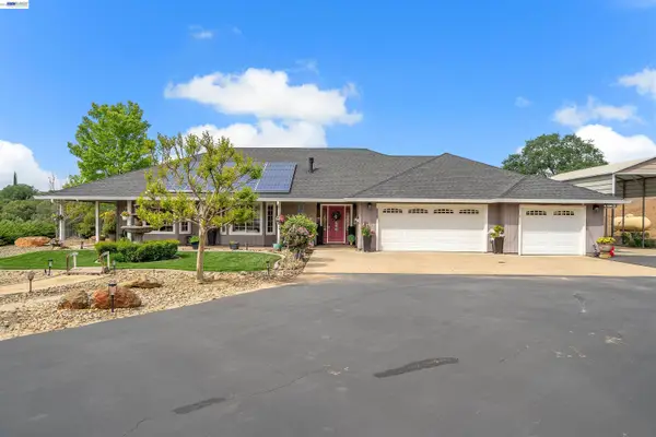 2767 Canoe St, Copperopolis, CA 95228