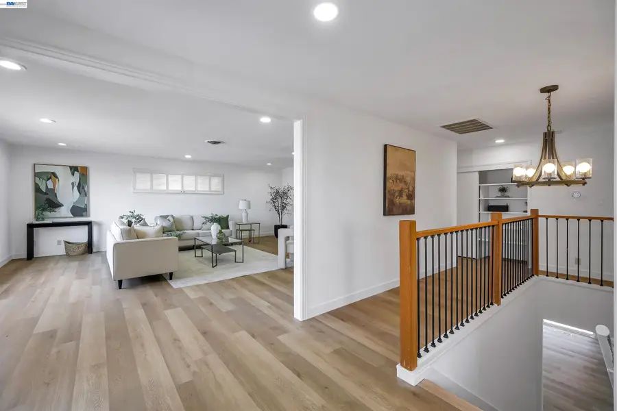 18286 Center St, Castro Valley, CA 94546 - #3