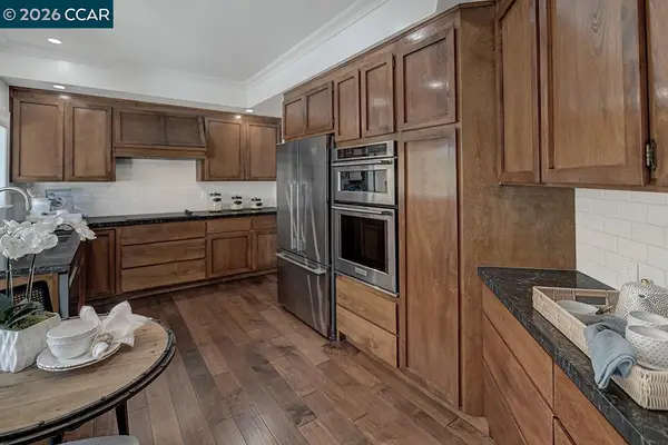 3711 Terra Granada Dr #3B, Walnut Creek, CA 94595