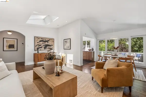 2059 Mastlands Dr, Oakland, CA 94611