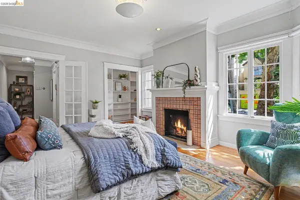 2301 Virginia St #APT 1, Berkeley, CA 94709