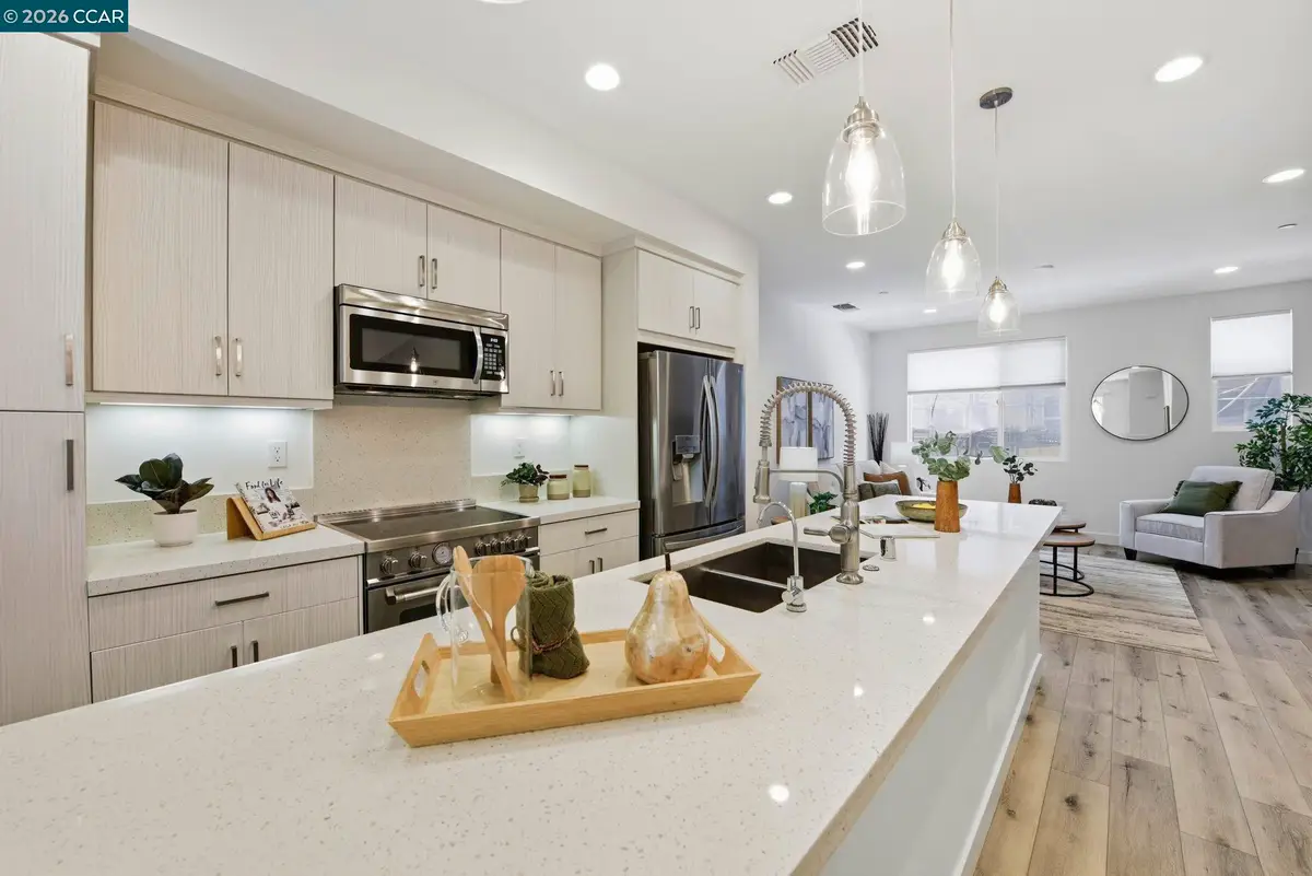 150 Uptown Cir, Oakland, CA 94607 - #1