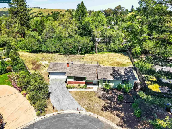 10 Corte Sombrita, Orinda, CA 94563