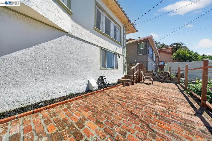 9012 Burr St, Oakland, CA 94605 - #3