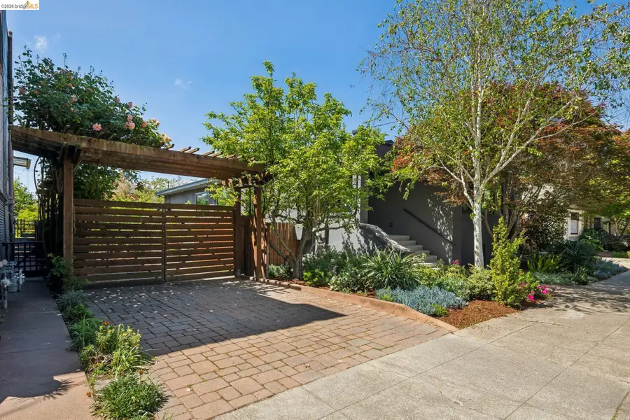 325 49th St, Oakland, CA 94609 - #2