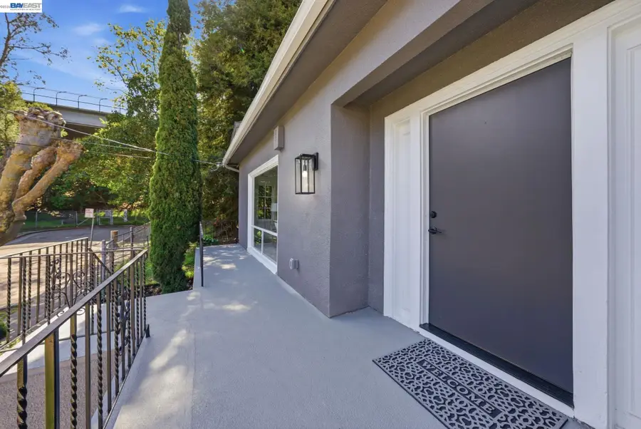 661 Brookwood Pl, Oakland, CA 94610 - #2