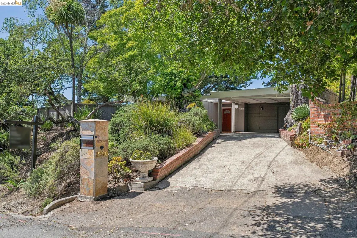 2250 Pelham Pl, Oakland, CA 94611 - #1