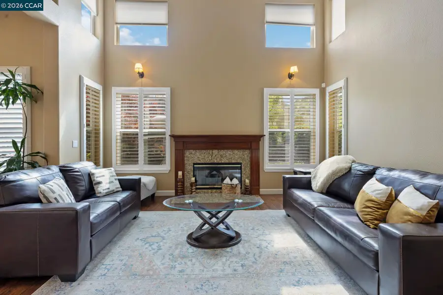 5375 Fernbank Dr, Concord, CA 94521 - #3