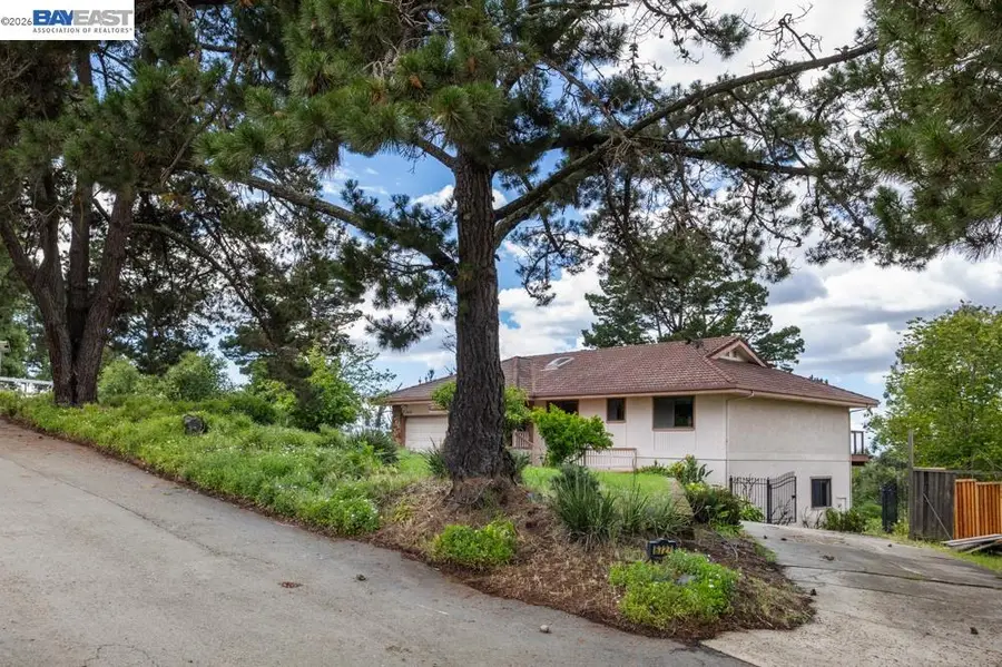 6727 Sunnyslope Ave, Castro Valley, CA 94552 - #2