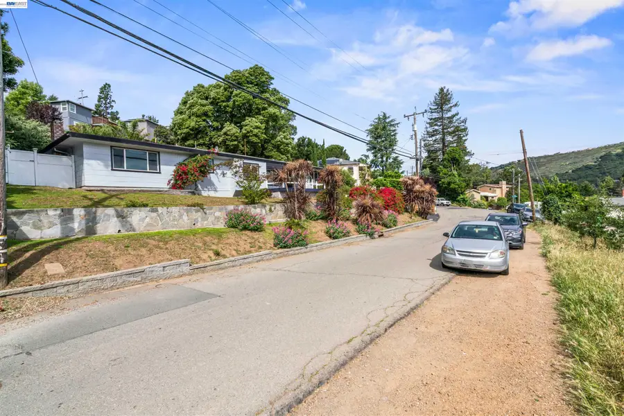 8019 Sterling Dr., Oakland, CA 94605 - #2