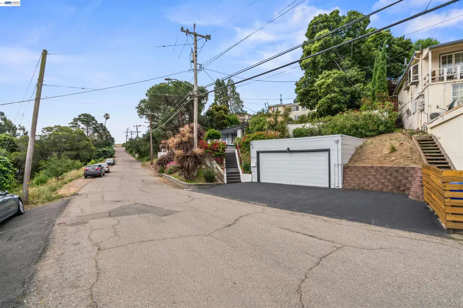 8019 Sterling Dr., Oakland, CA 94605 - #3