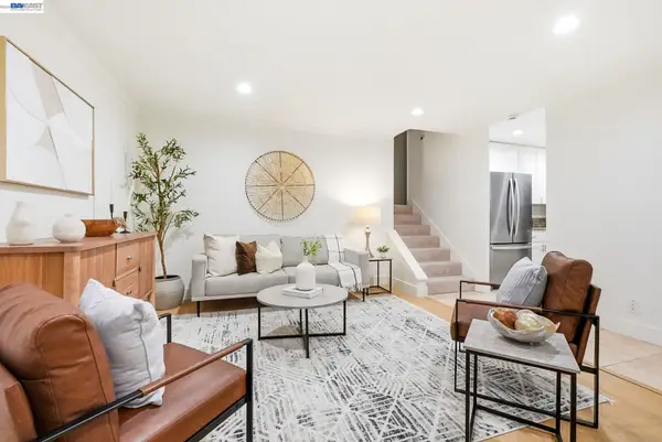 3855 Panda Pl, San Jose, CA 95117