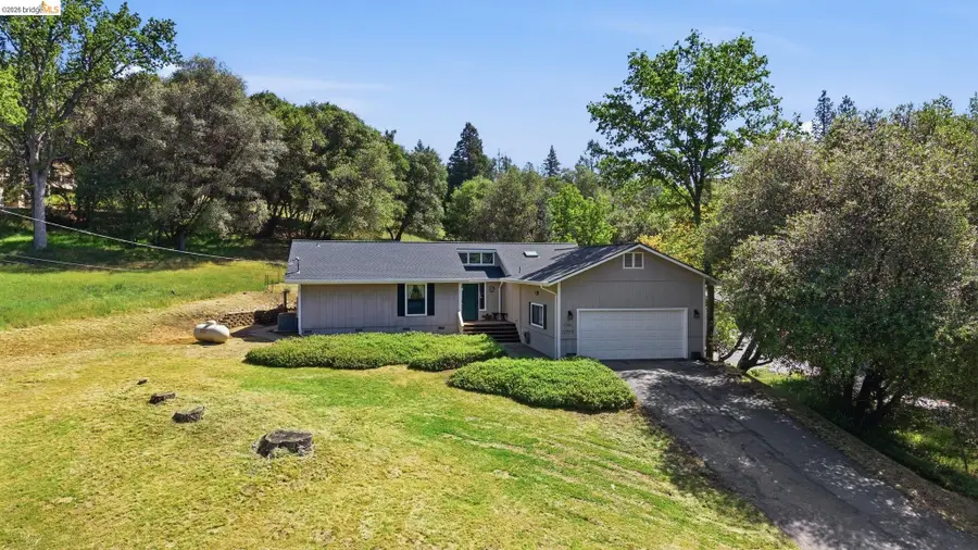 12759 Cresthaven Dr., Groveland, CA 95321 - #2