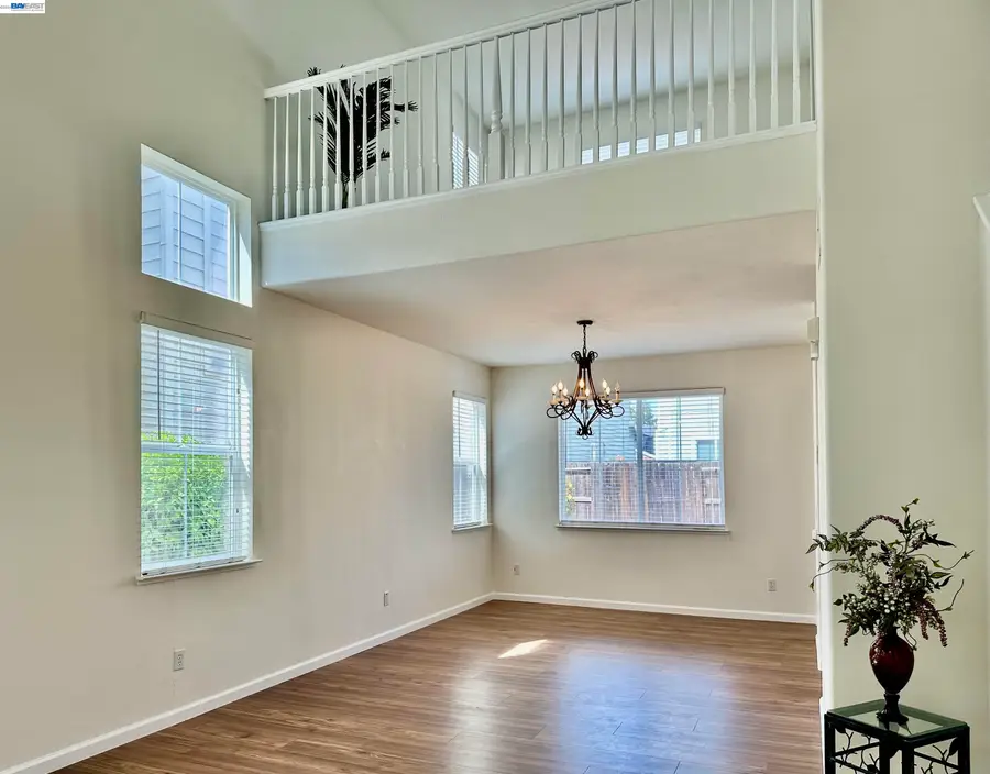 1555 Lankershire Dr, Tracy, CA 95377 - #2