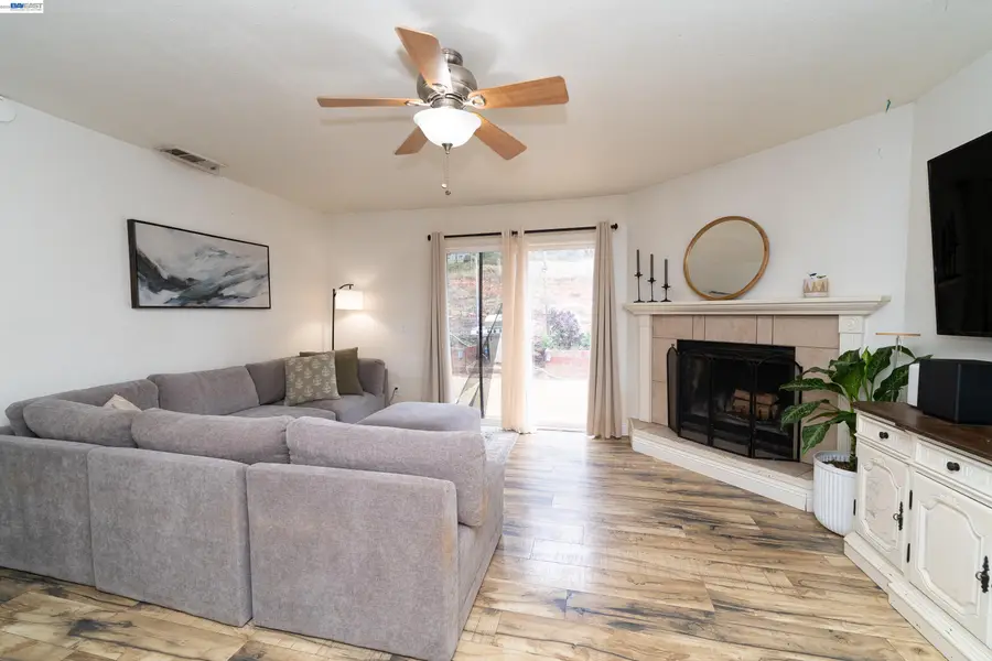 4276 Hartvickson Ln, Valley Springs, CA 95252 - #2