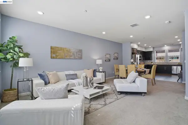 102 Fanuncio Ln, Hayward, CA 94544