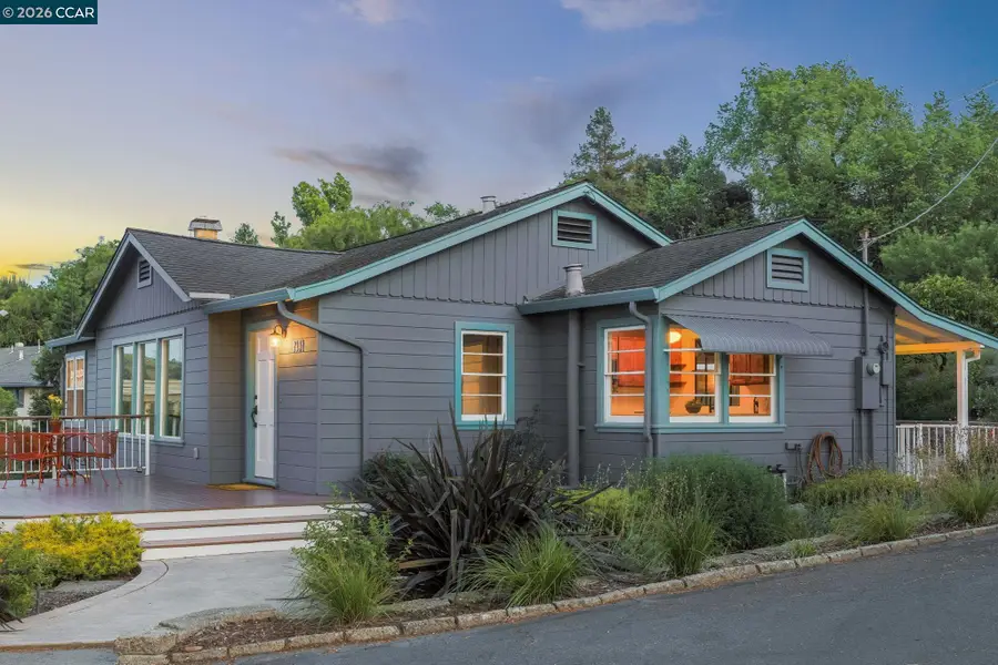 1931 Dowrelio Dr, Crockett, CA 94525 - #2