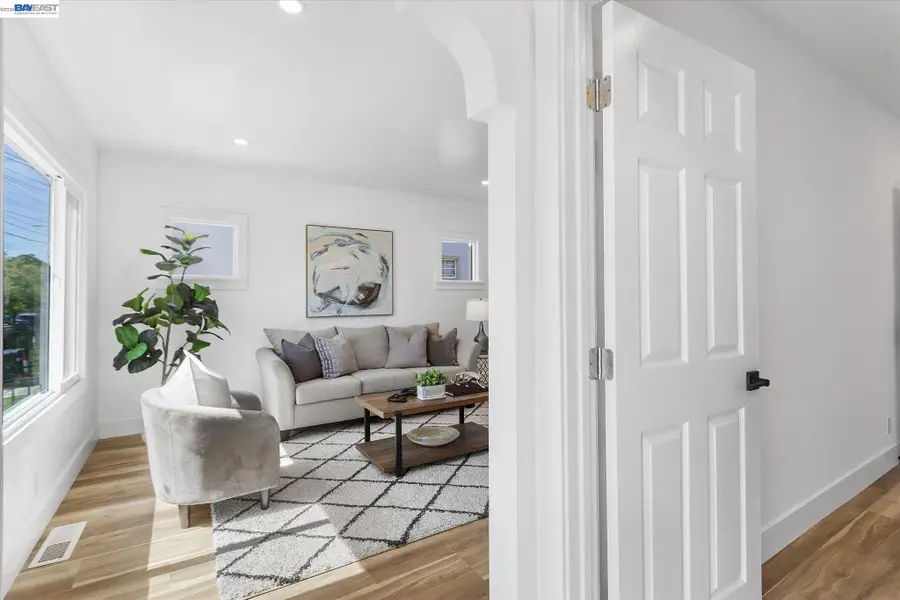 7850 Lockwood St, Oakland, CA 94621 - #2