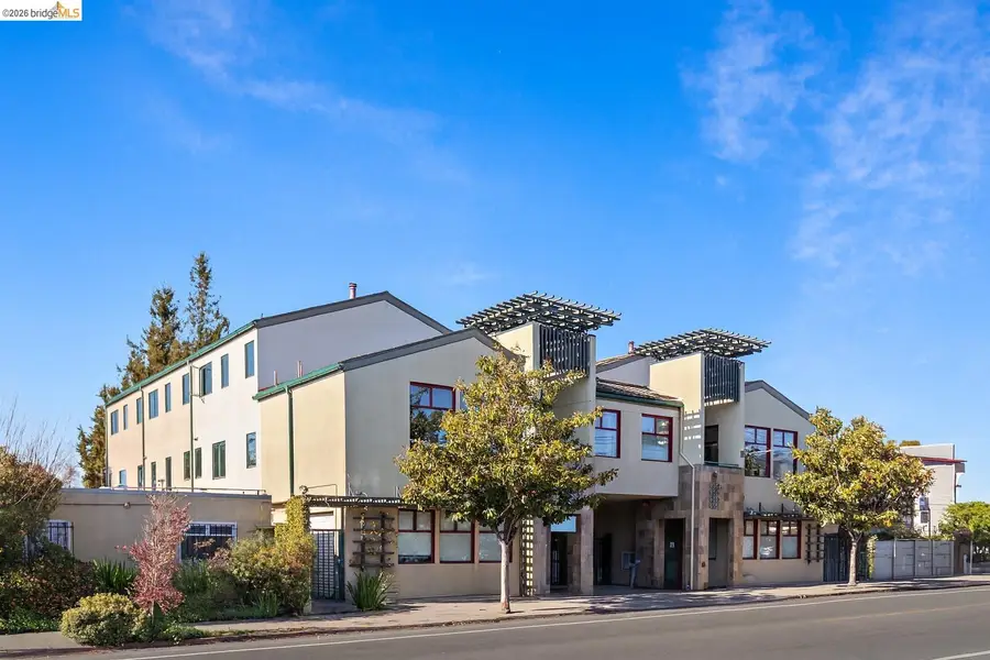 6555 Shattuck Avenue, Oakland, CA 94609 - #2