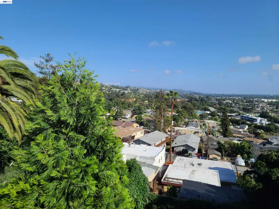 2091 Altamont Rd, Castro Valley, CA 94578 - #3