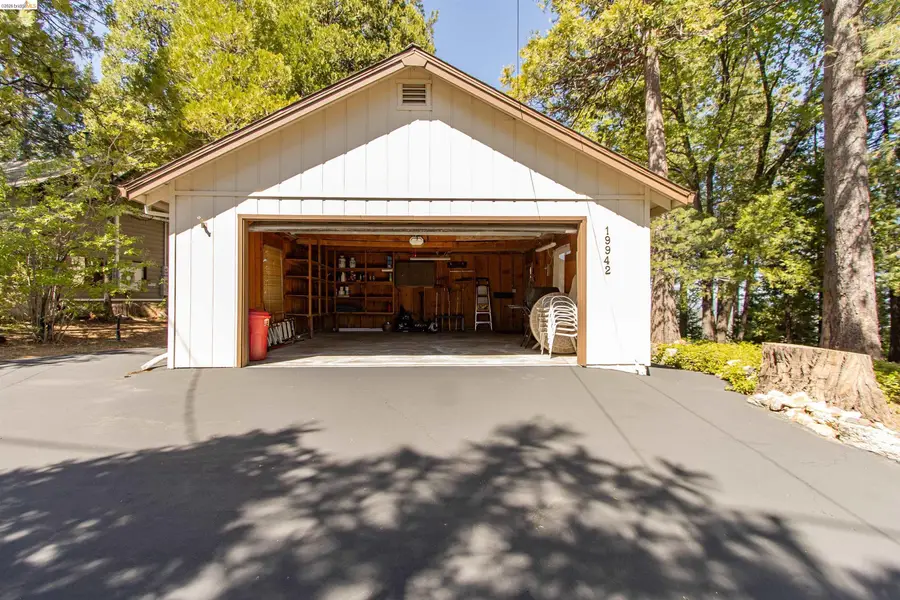 19942 Middle Camp Sugar Pine Rd, Twain Harte, CA 95383 - #2