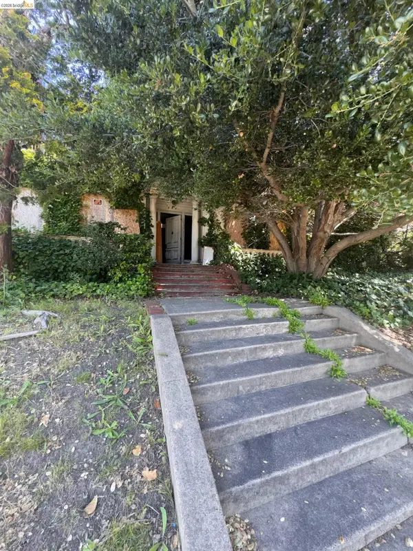 Address Withheld By Seller, Oakland, CA 94610