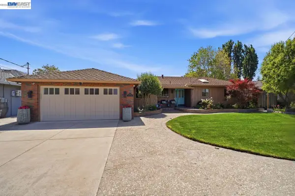 4858 Sterling Dr, Fremont, CA 94536