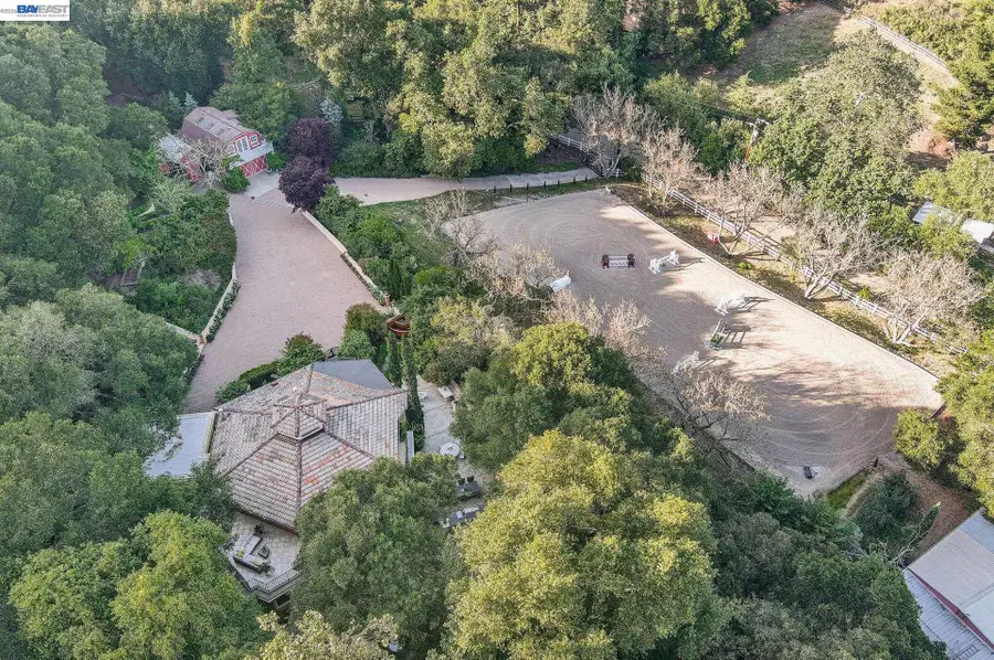 35671 Palomares Rd, Castro Valley, CA 94552 - #2