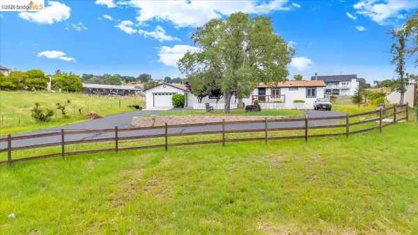4419 Little John Rd, Copperopolis, CA 95228