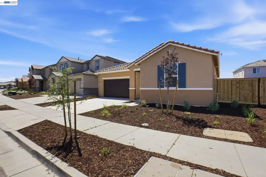 16047 Pirates Cove Ln, Lathrop, CA 95330 - #2