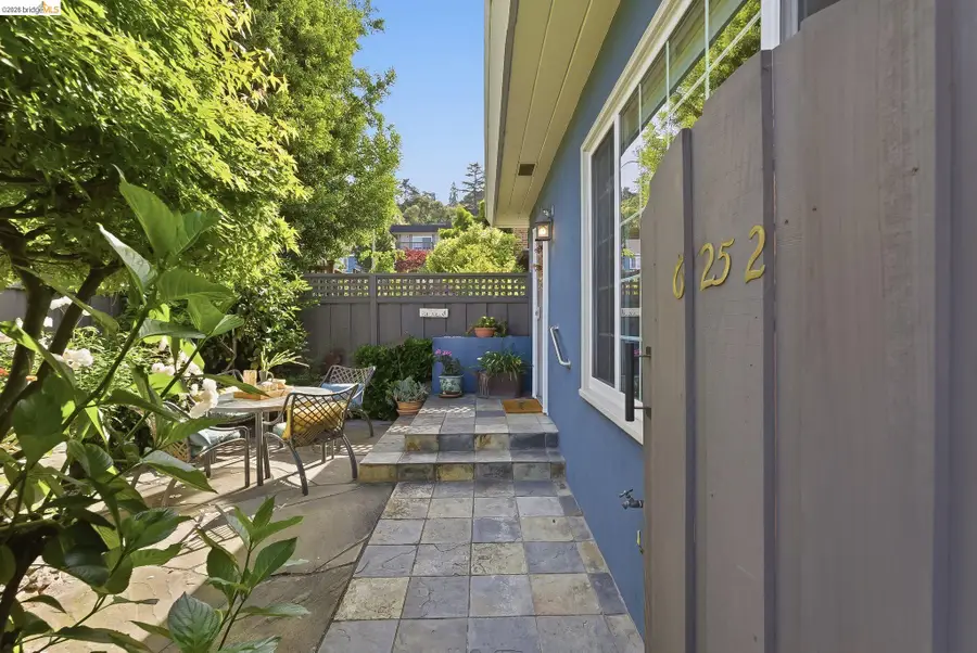 6252 Merced Ave, Oakland, CA 94611 - #2