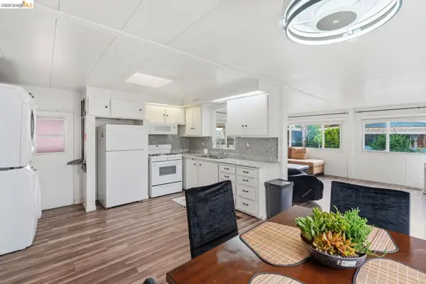 8200 Jantzen Rd #107, Modesto, CA 95357