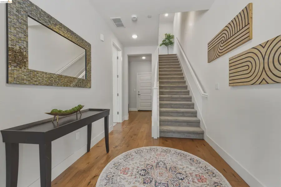 467 Mitchell Ave, Alameda, CA 94501 - #3