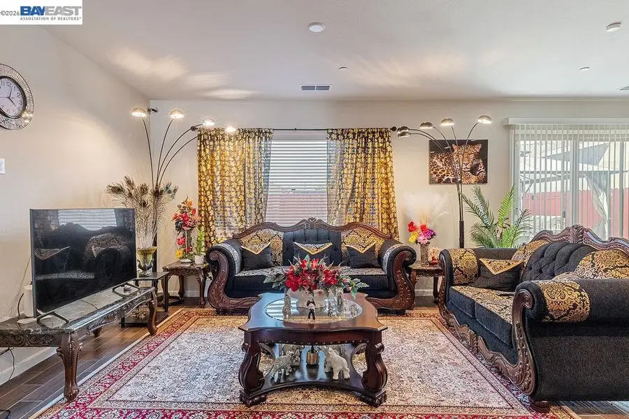 910 Fargo St, Stockton, CA 95204 - #2