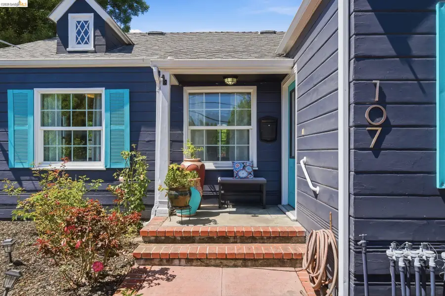 107 Covington St, Oakland, CA 94605 - #2