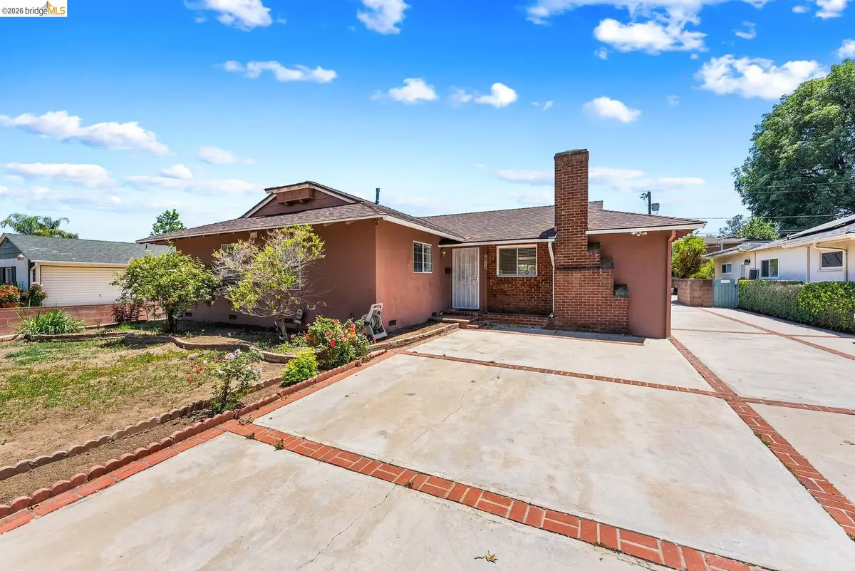 15138 Hiawatha St, Mission Hills, CA 91345 - #1