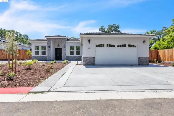 5200 Shirehills Lane, Carmichael, CA 95608
