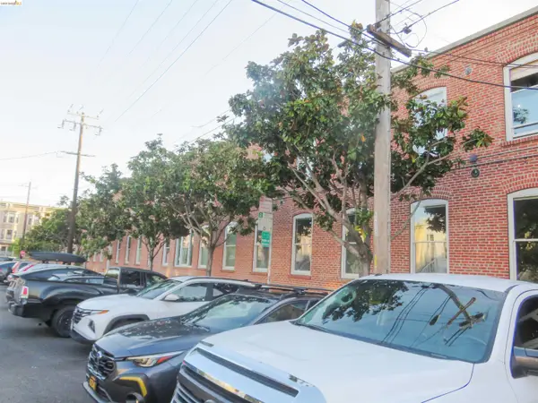 720 York St #212, San Francisco, CA 94110