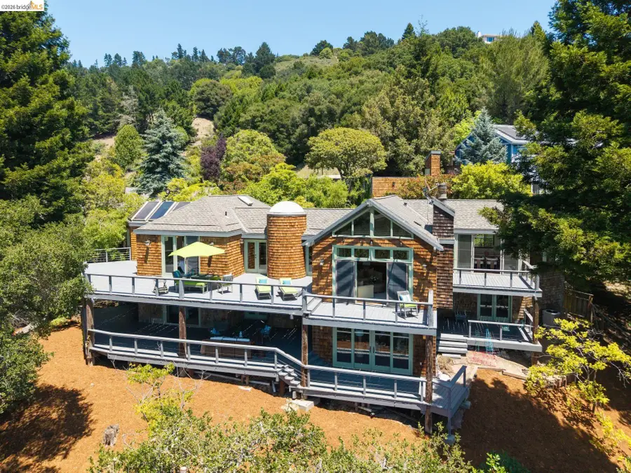 2223 Tunnel Rd, Oakland, CA 94611 - #2