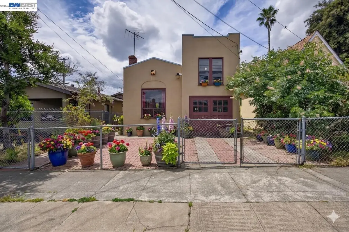 1227 E 33rd St, Oakland, CA 94610 - #1