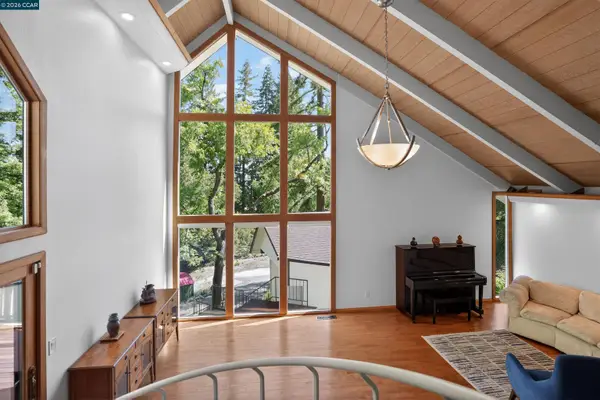 163 El Toyonal, Orinda, CA 94563