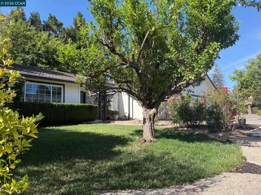 1730 Elm Rd, Concord, CA 94519 - #2
