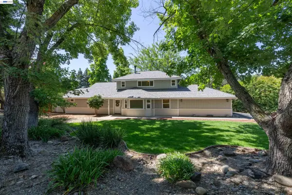 3632 Ravenwood Ln, Cameron Park, CA 95682