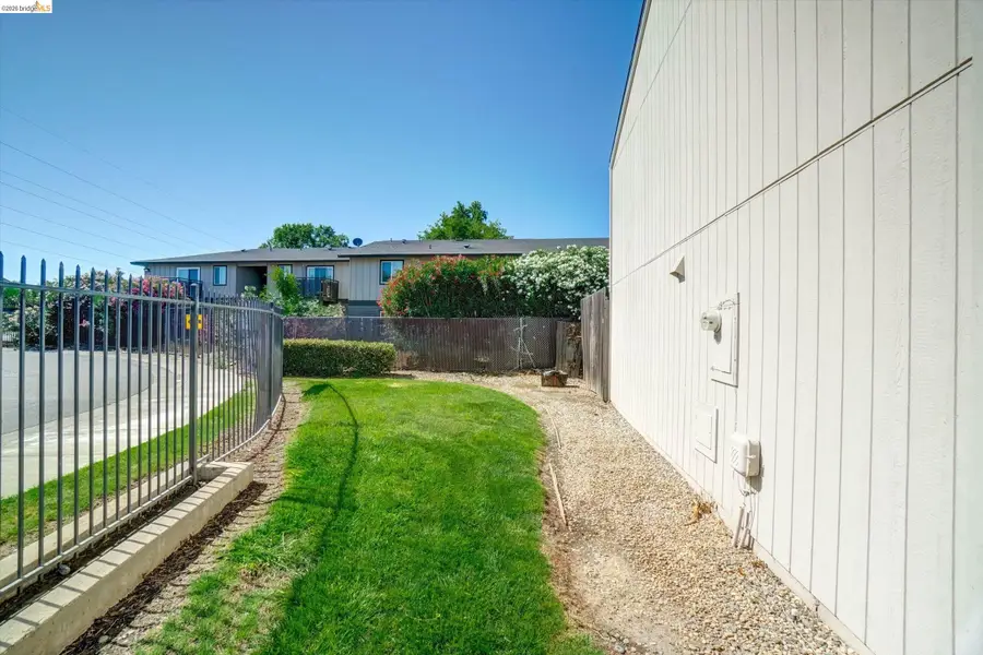 1351 Hood Rd, Sacramento, CA 95825 - #3