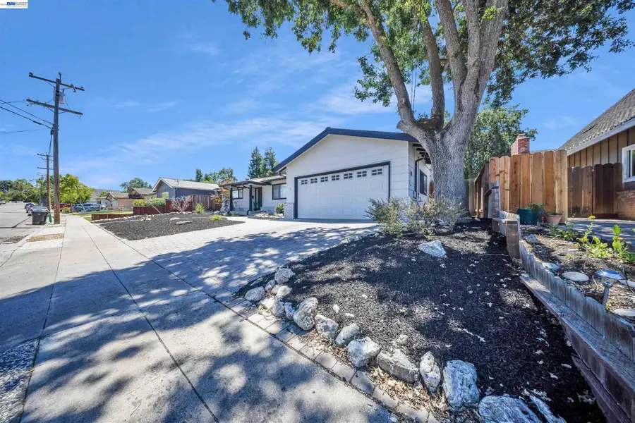 781 E Angela St, Pleasanton, CA 94566 - #2