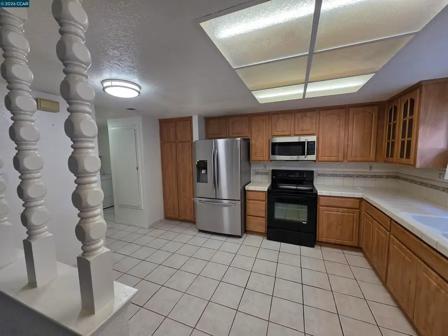 2581 El Portal Dr #C, San Pablo, CA 94806 - #3