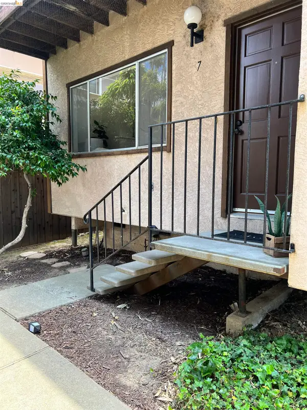 3800 Maybelle Ave #7, Oakland, CA 94619