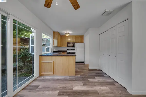 8848 La Riviera Dr #B, Sacramento, CA 95826